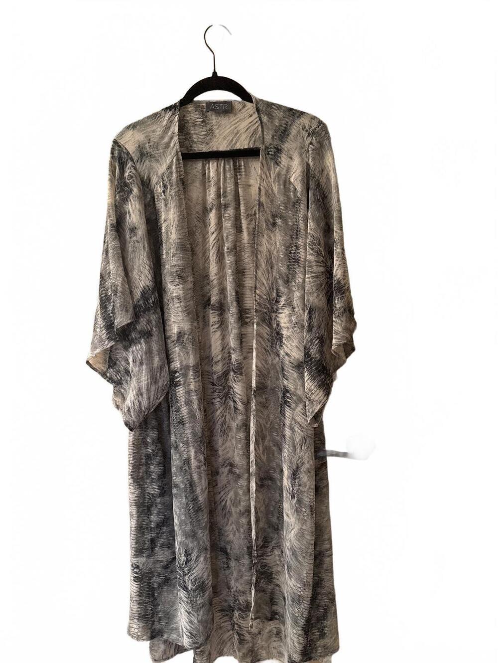 ASTR Lightweight Patterned Kimono Cardigan